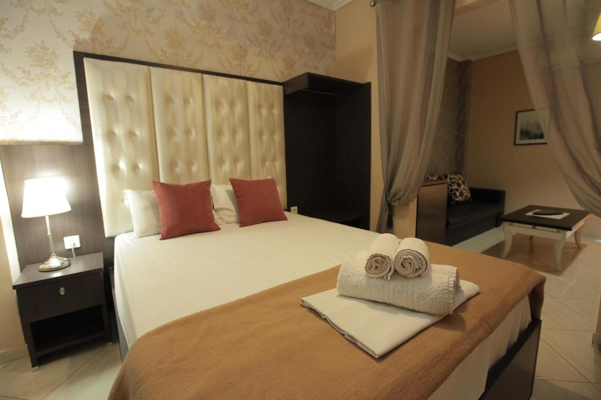 Hotel Epavli Nea Kallikrateia Екстериор снимка