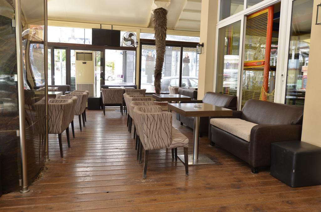 Hotel Epavli Nea Kallikrateia Екстериор снимка