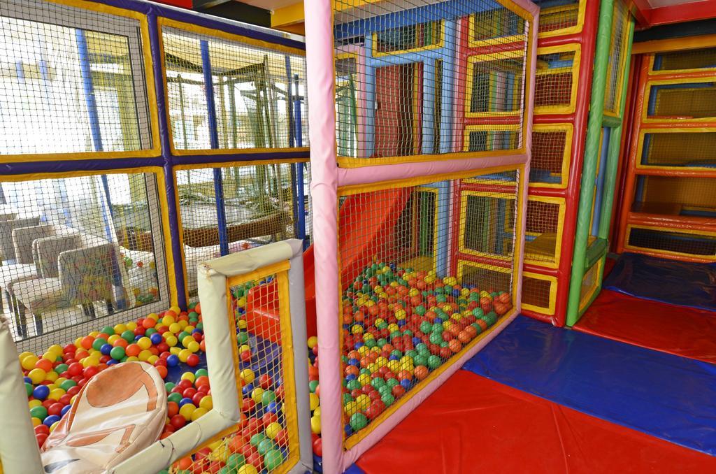 Hotel Epavli Nea Kallikrateia Екстериор снимка
